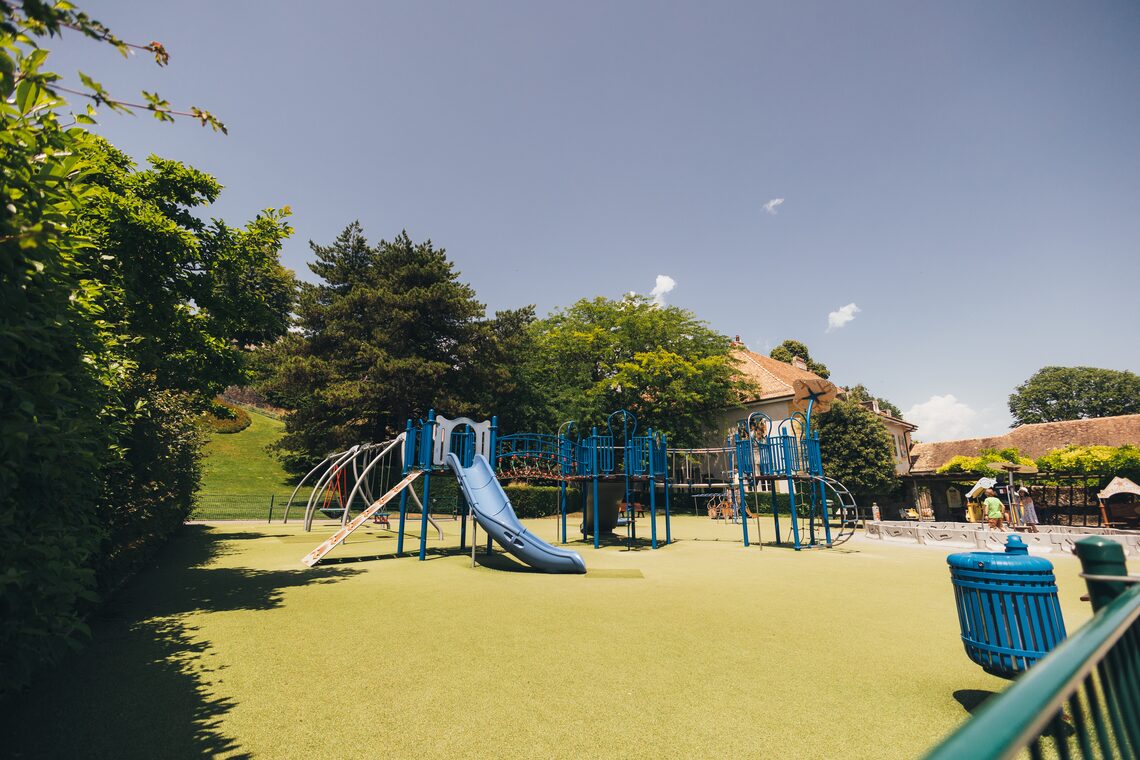 Place de jeux du Parc du Bourg de Rive